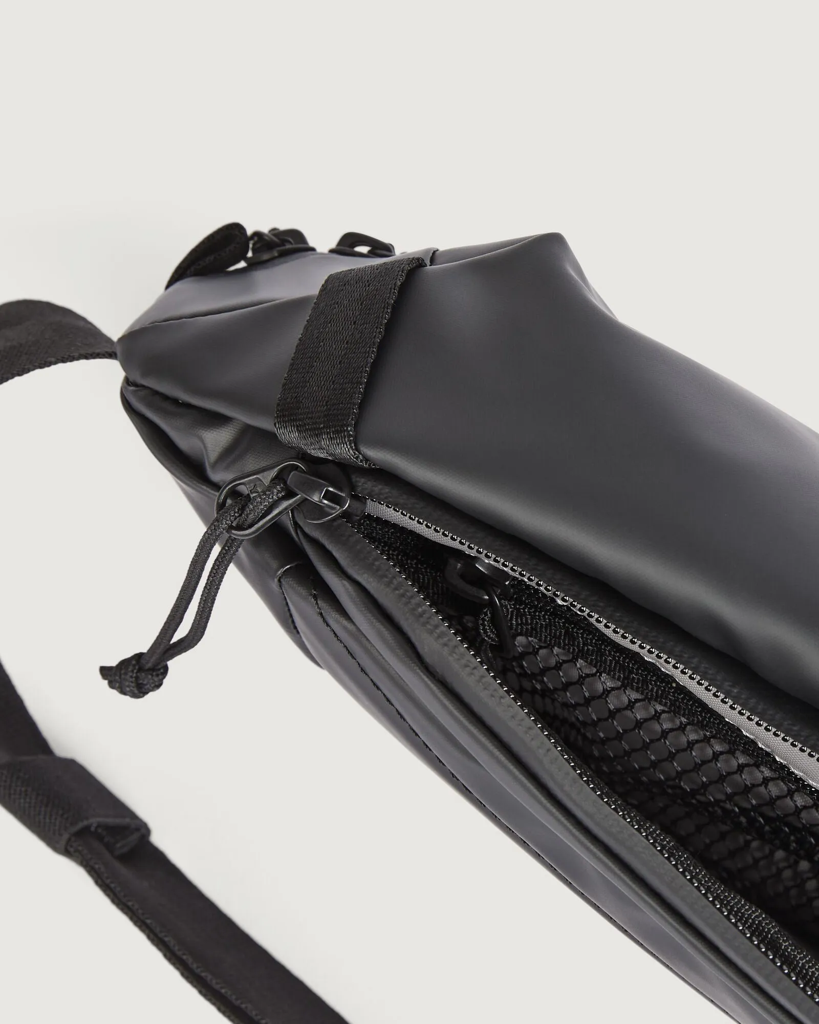 Amphi Cross Body Bag - Black Stingray