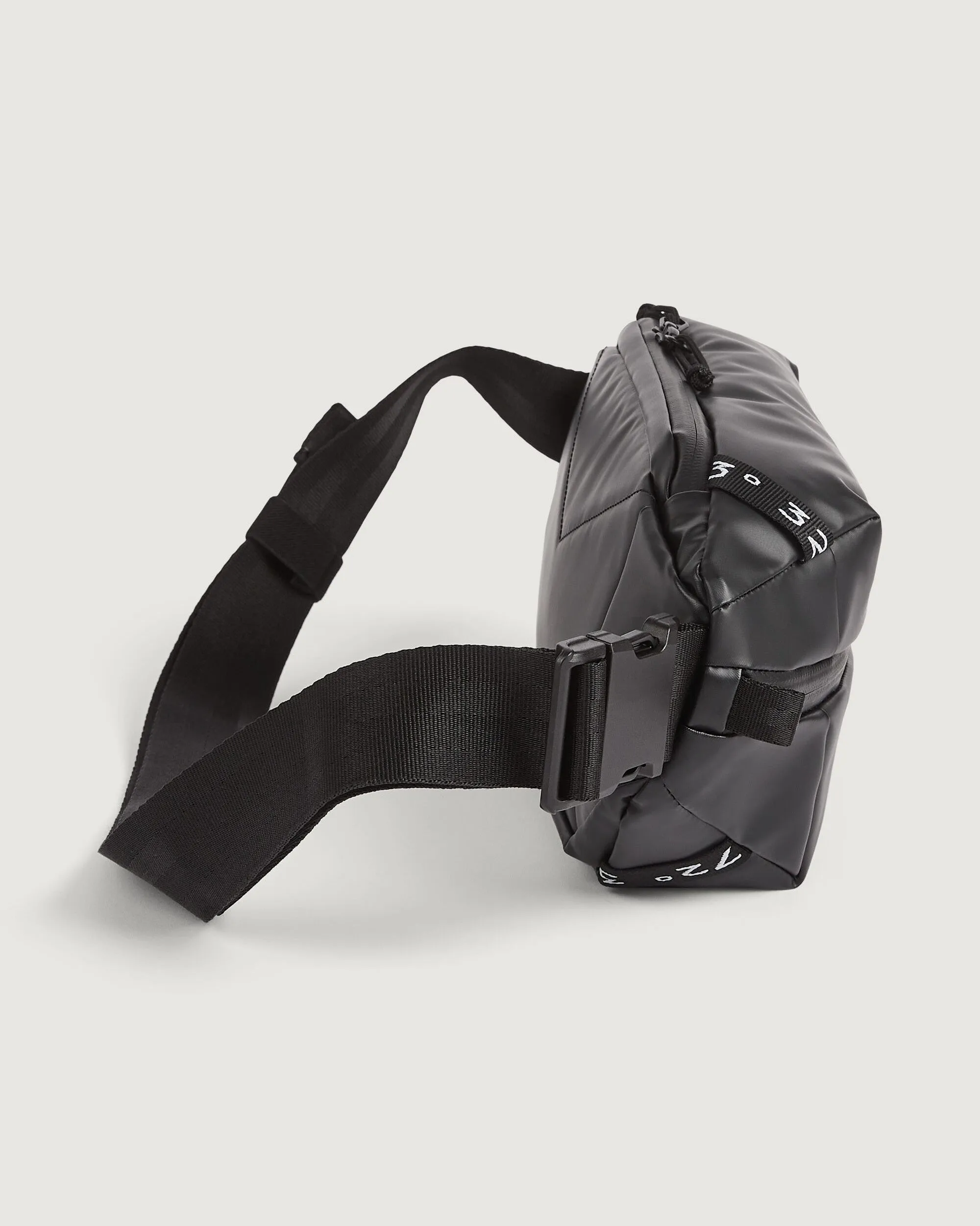 Amphi Cross Body Bag - Black Stingray