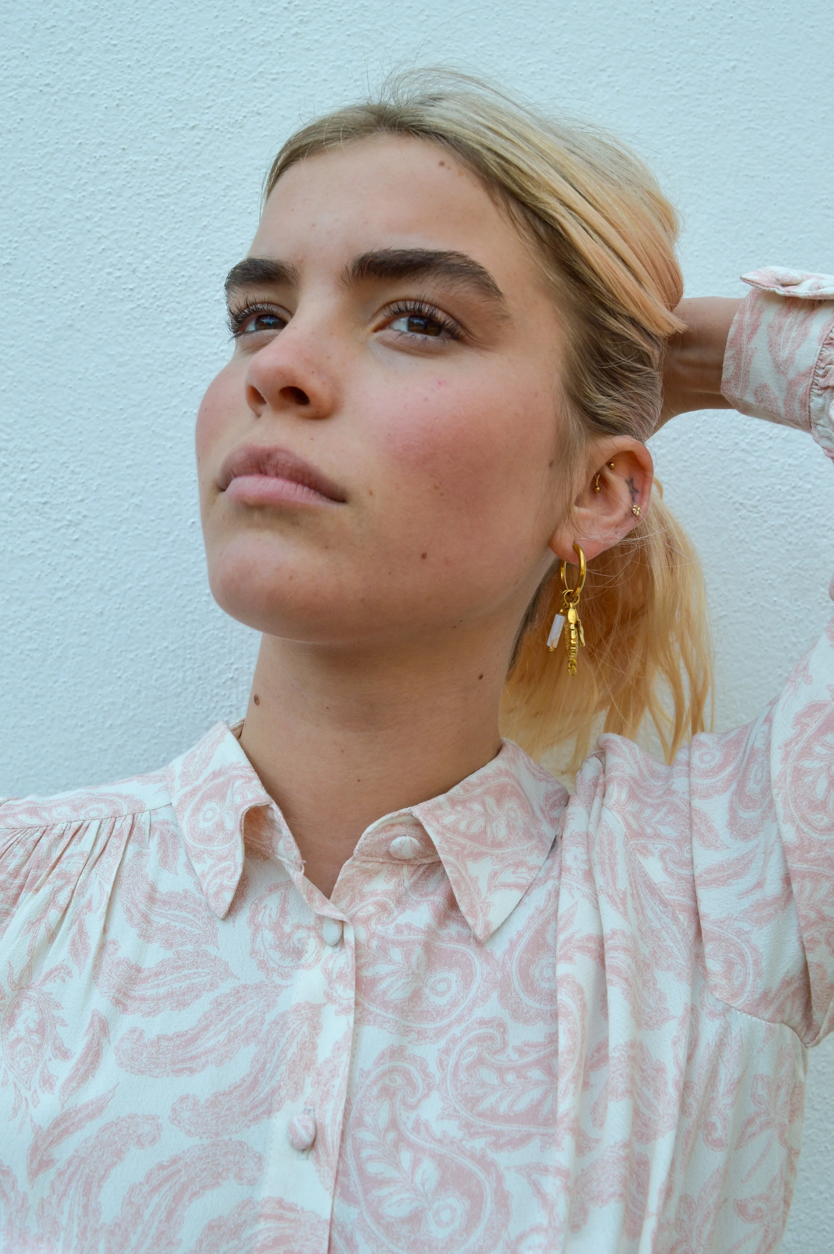 Bazou Shell Earrings