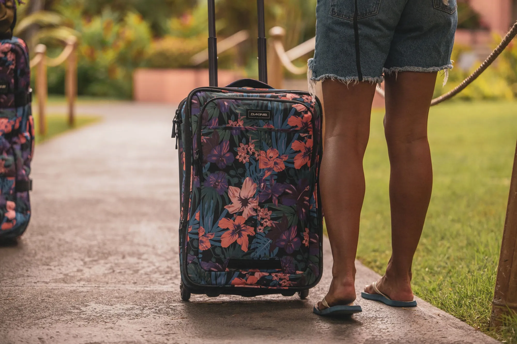 Status Roller Bag  42L - Black